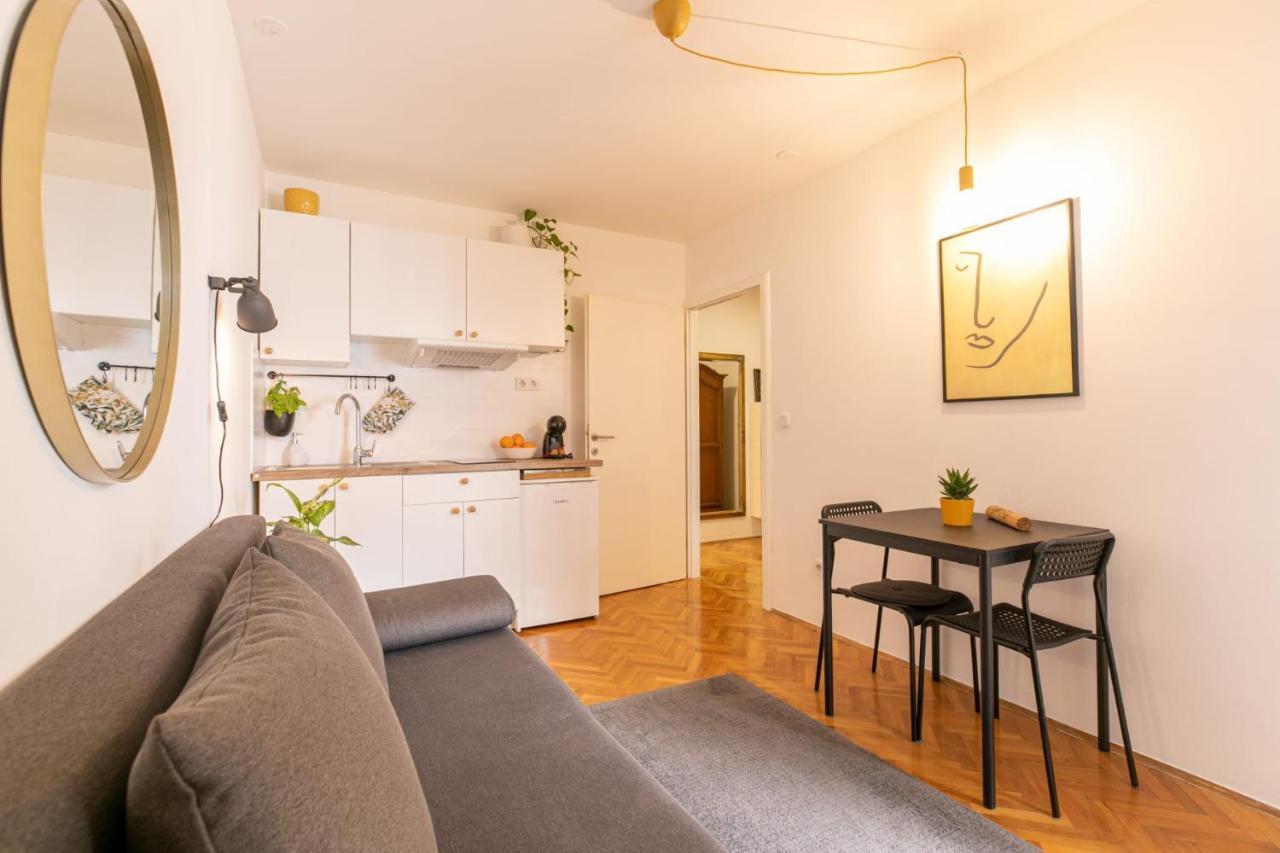 Pula City Accomodation Exteriör bild